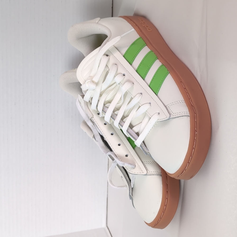 Adidas Original Grand Court. Off White And Semi Lucid Lime. Men's 9.5.